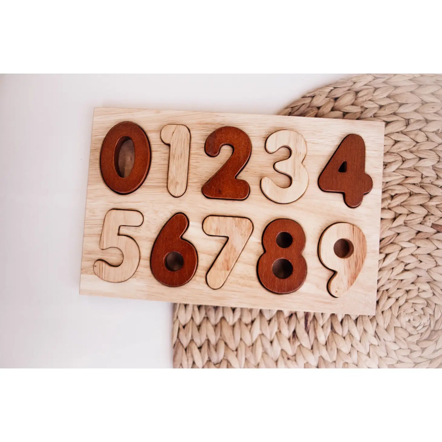 Natürliches Zahlen-Puzzle aus Holz