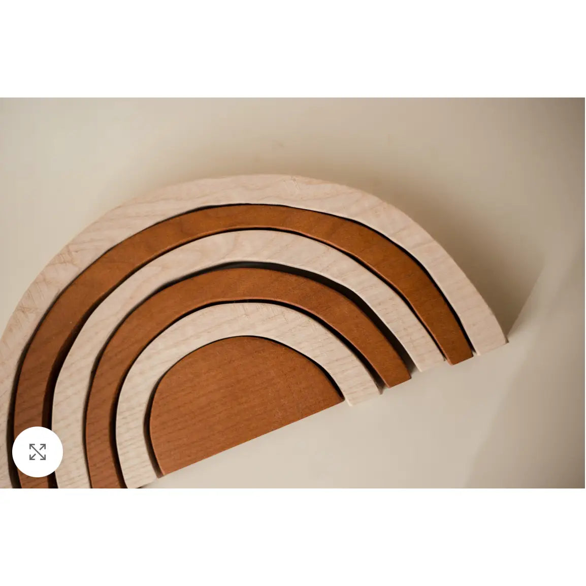 Stapel Regenbogen aus Holz