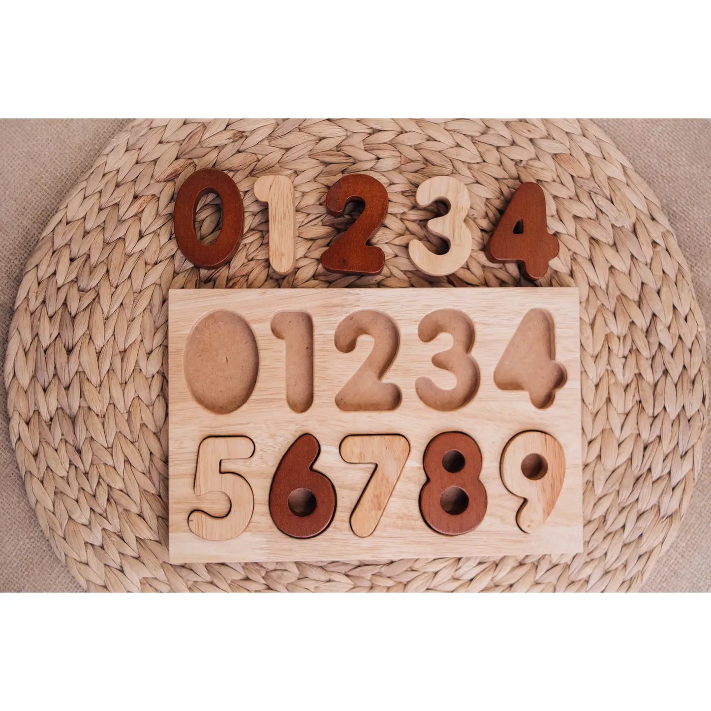 Natürliches Zahlen-Puzzle aus Holz