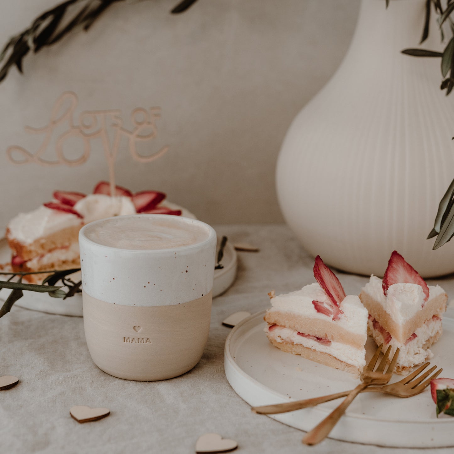 Steingut-Becher 'MAMA'