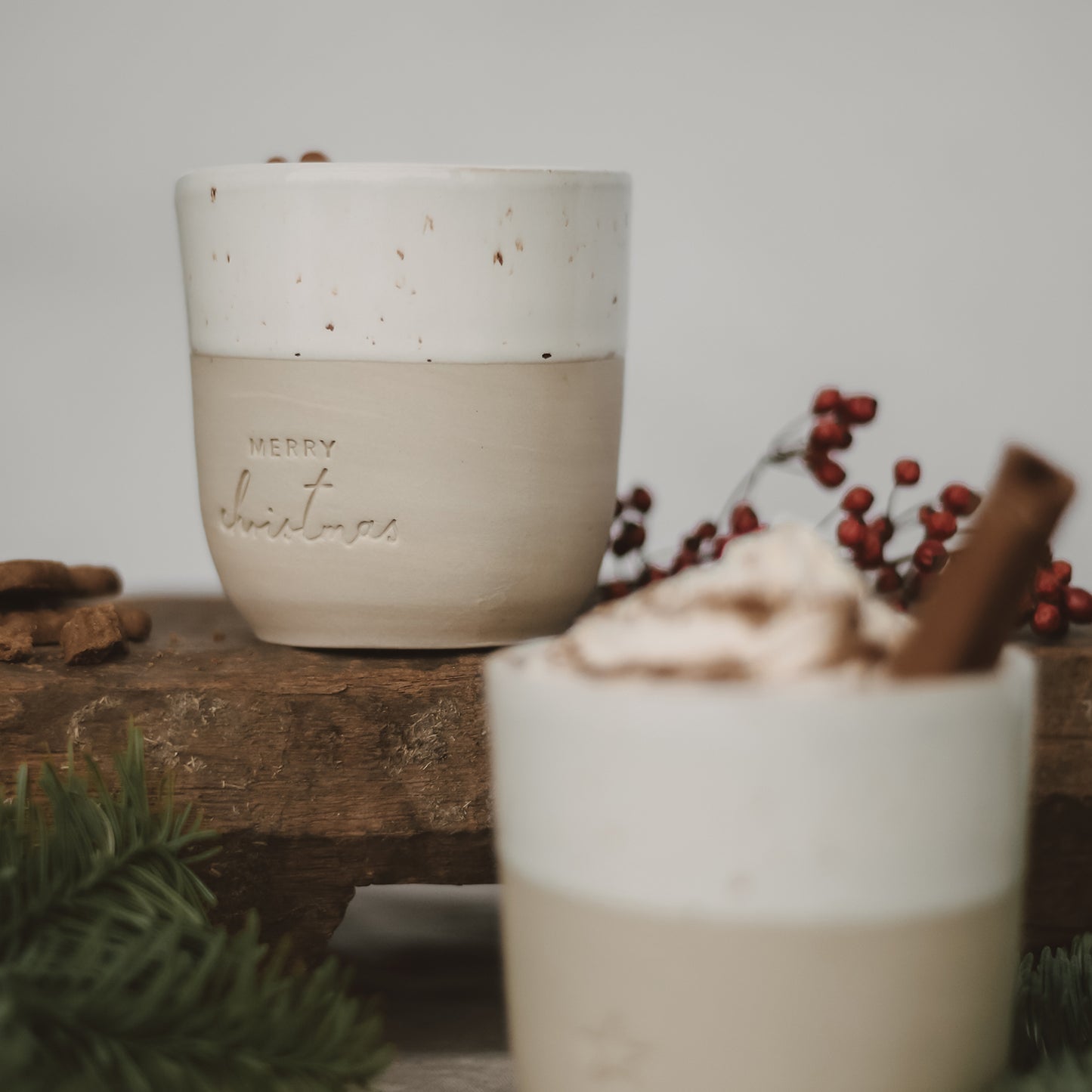 Steingut-Becher 'Merry Christmas'