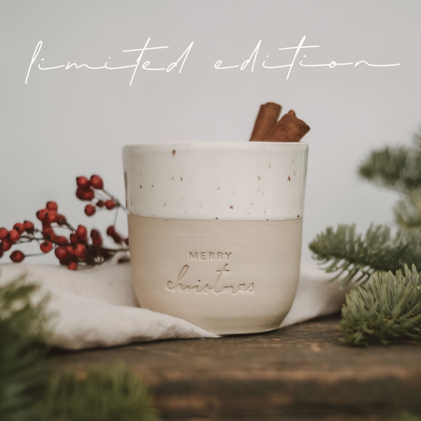 Steingut-Becher 'Merry Christmas'