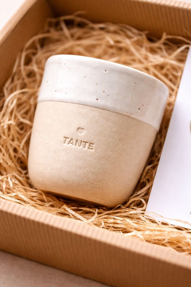 Steingutbecher Tante von Eulenschnitt